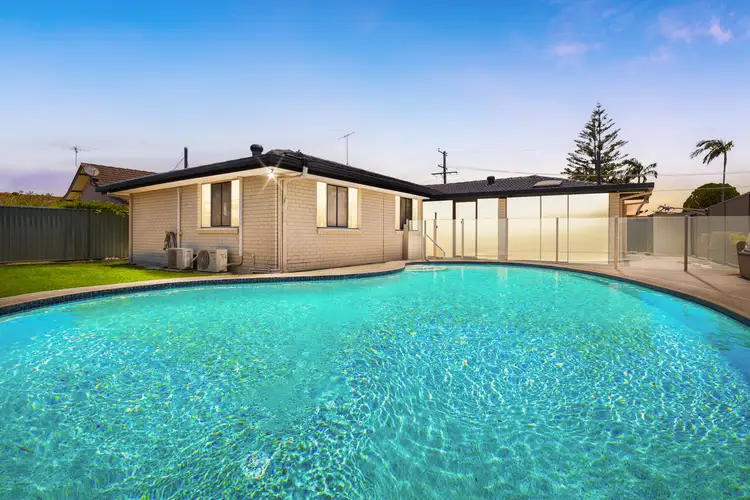 8 La Salle Drive, Newport QLD 4020