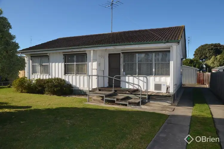 14 Cameron Crescent, East Bairnsdale VIC 3875