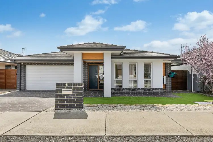 6 Maranunga Crescent