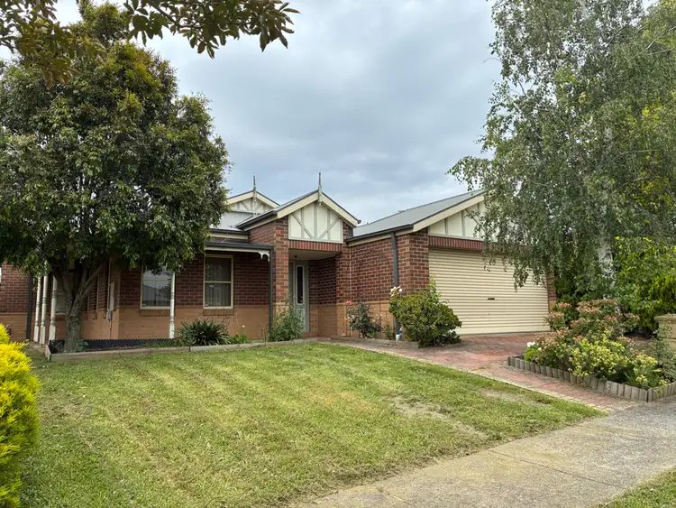 2 Bergamot Place, Berwick VIC 3806
