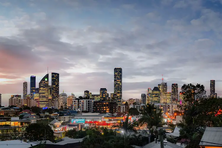 35 Mossgrove Street, Woolloongabba QLD 4102