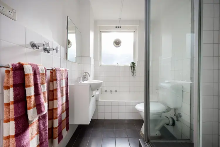 Fourth view of Homely apartment listing, 6/209 Dandenong Road, Prahran VIC 3181