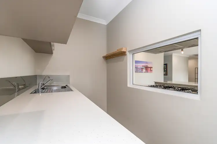 Fourth view of Homely house listing, 8 Lentara View, Hilbert WA 6112