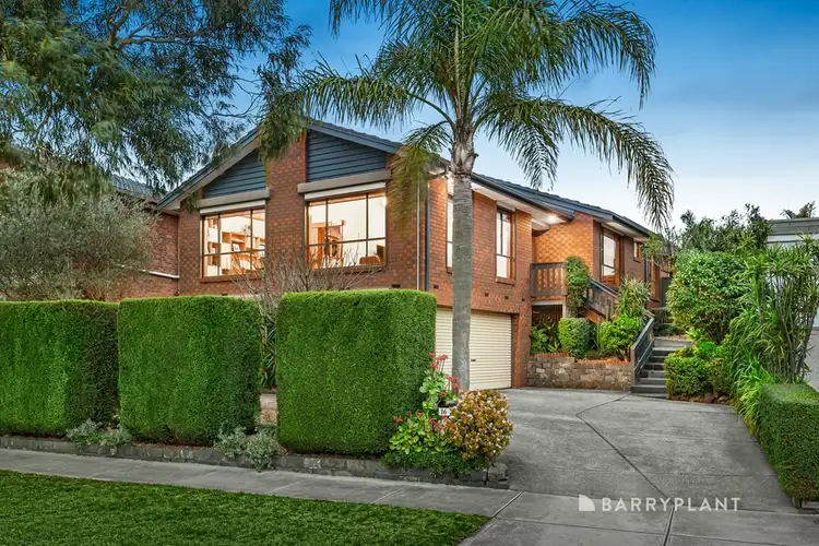 16 McLaughlin Crescent, Mill Park VIC 3082