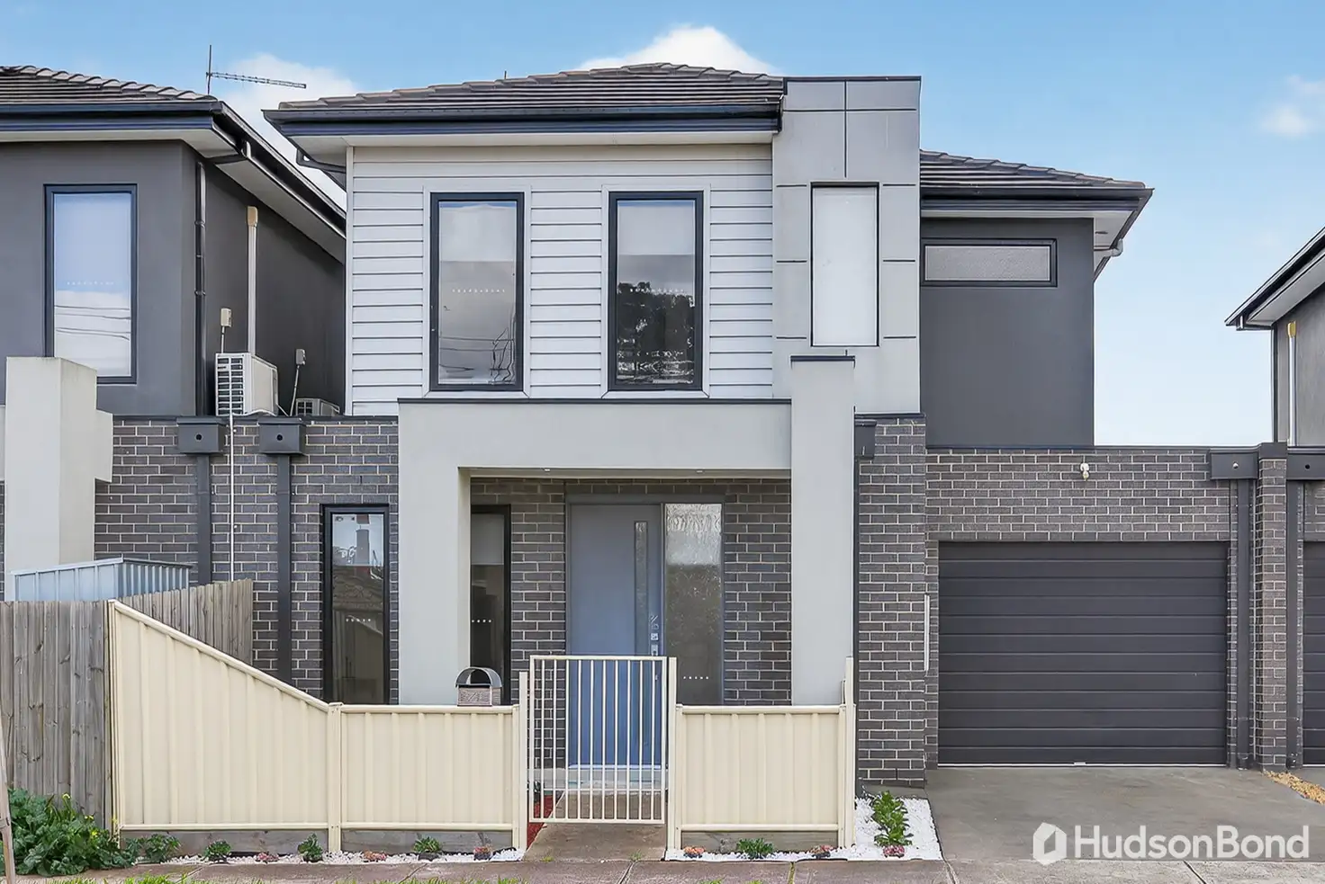Main view of Homely townhouse listing, 2/23 Carol Grove, Tullamarine VIC 3043