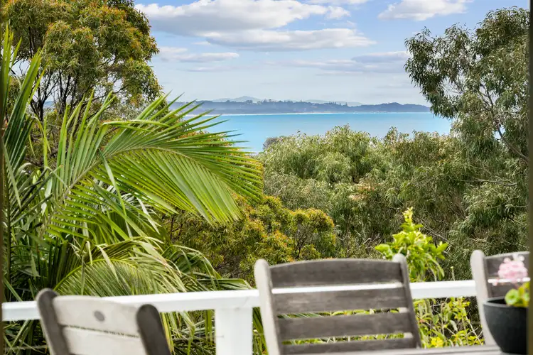 18 Panorama Parade, Scotts Head NSW 2447