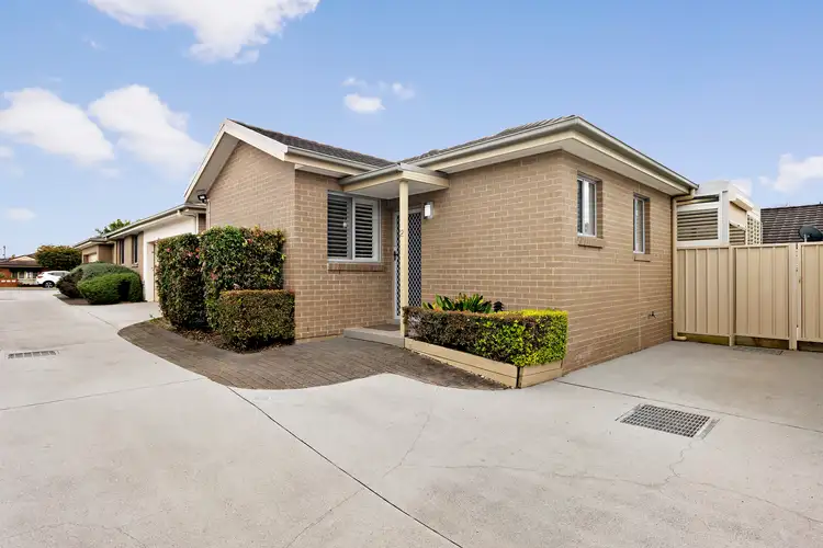 2/12 Margaret Street, Warners Bay NSW 2282