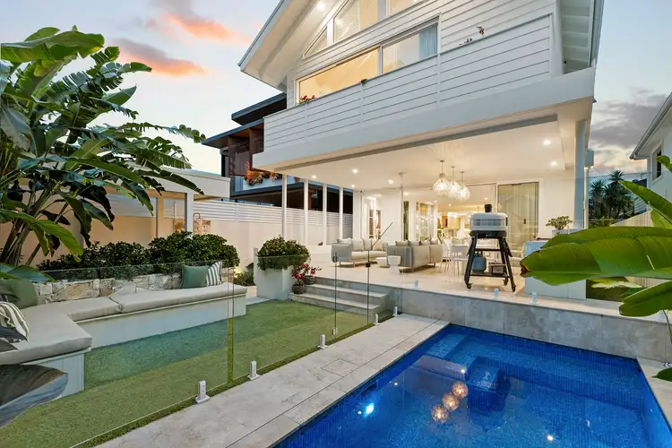 34 Sunbrite Avenue, Mermaid Beach QLD 4218