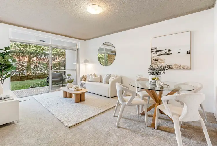 2/22 Hawkesbury Avenue, Dee Why NSW 2099