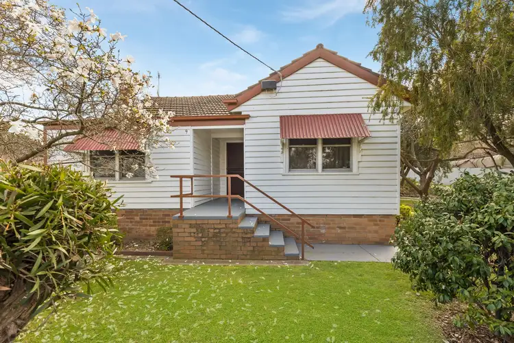 9 Muir Street, Kangaroo Flat VIC 3555