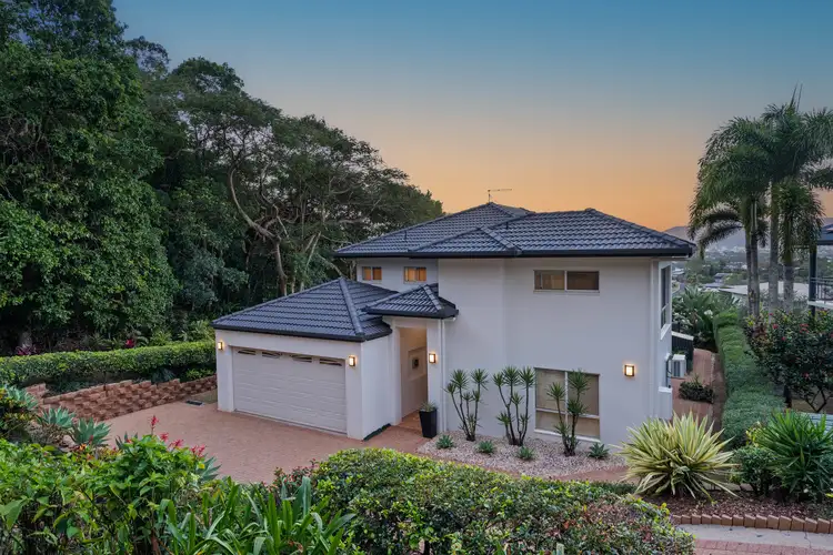 7 Konowna Close, Mooroobool QLD 4870