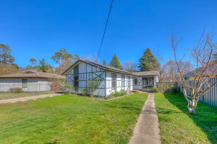 15 Thompson Street, Bright VIC 3741