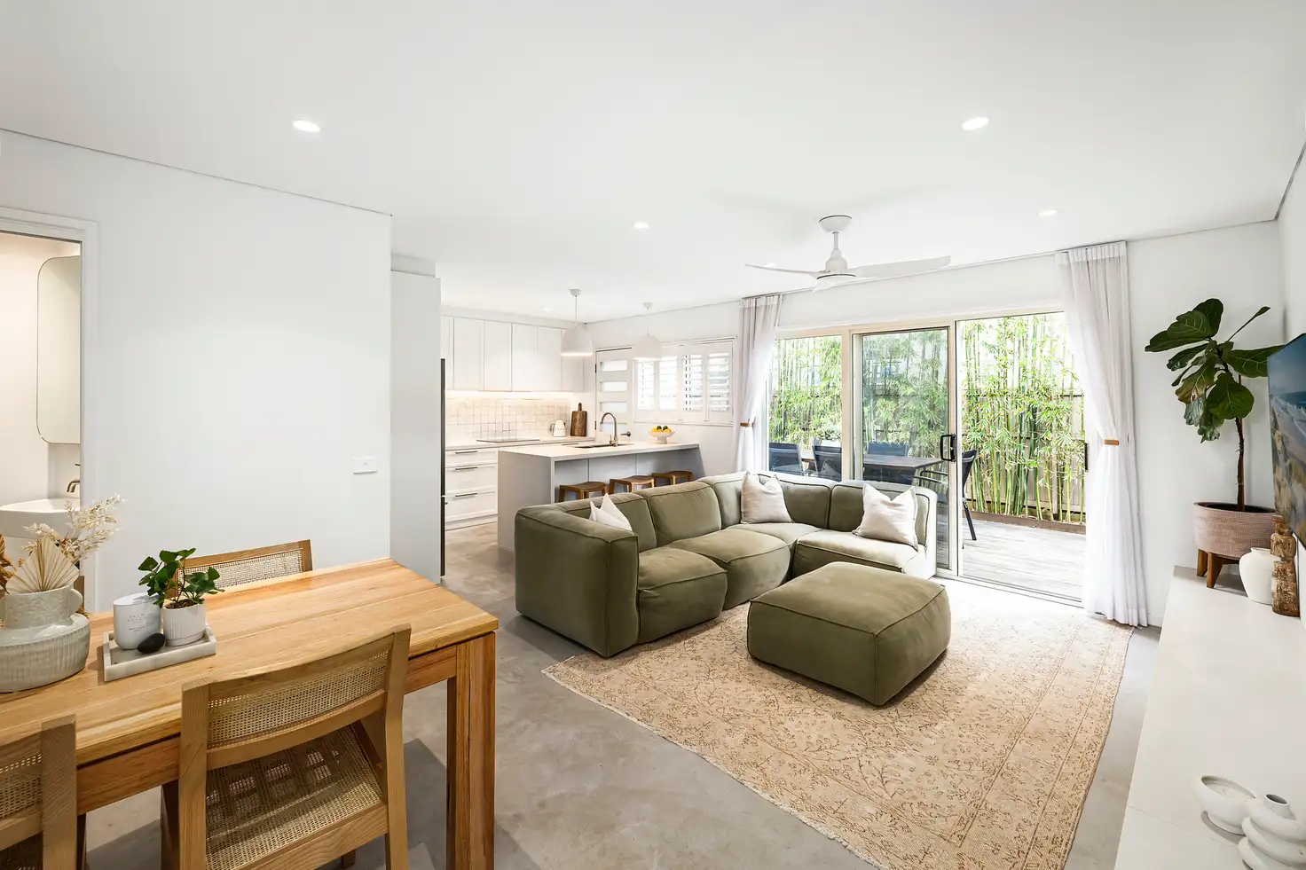 Main view of Homely unit listing, 2/106 Ocean Street, Narrabeen NSW 2101