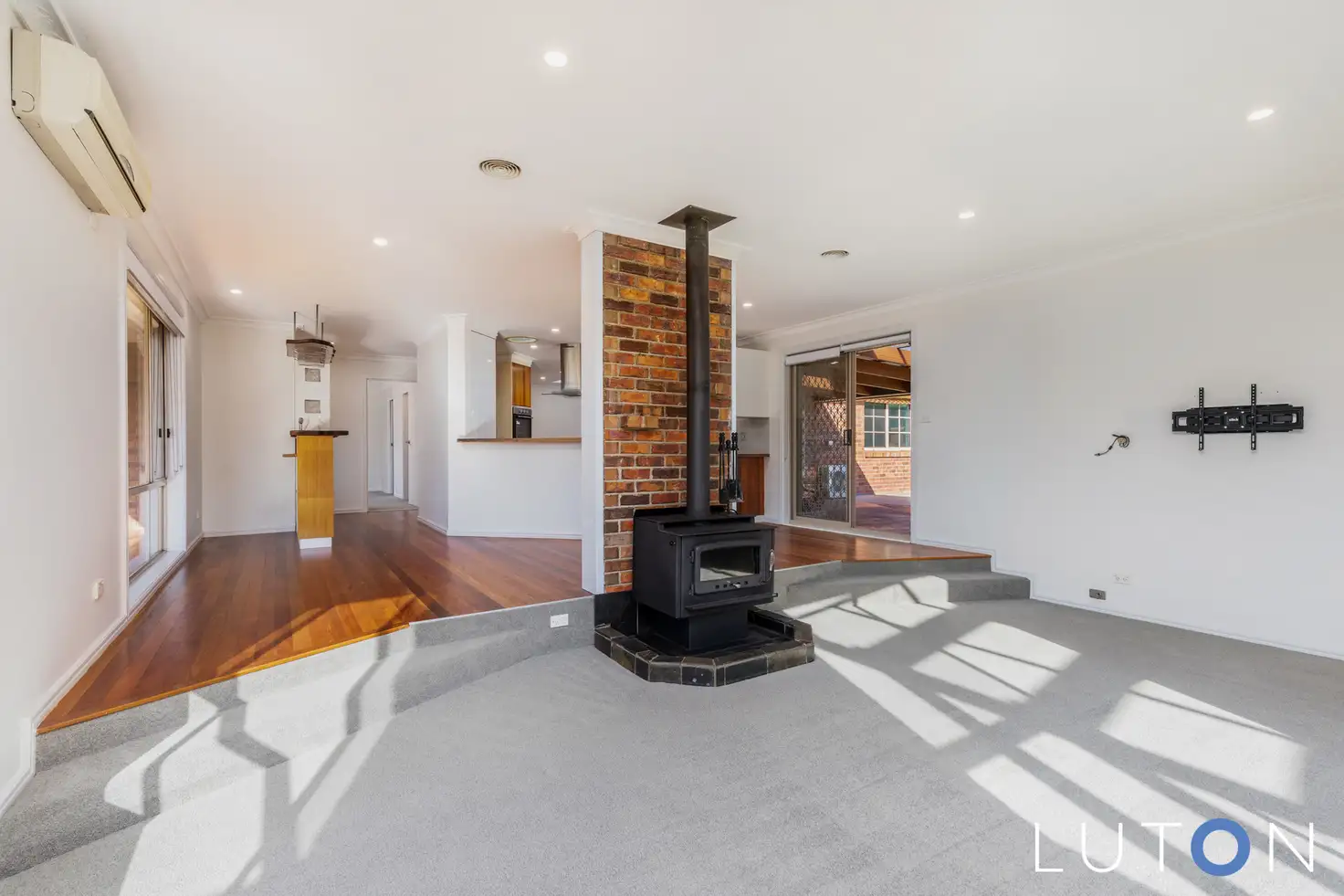 Spacious Country-Style Home Opposite Nature Reserve