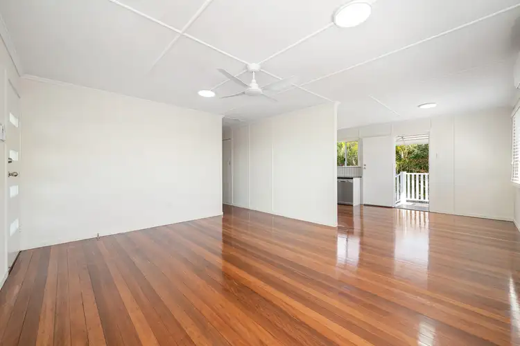 28 Pareena Crescent, Mansfield QLD 4122