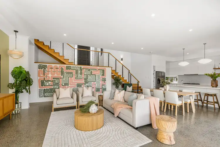 15 Tooloon Street, Coolangatta QLD 4225