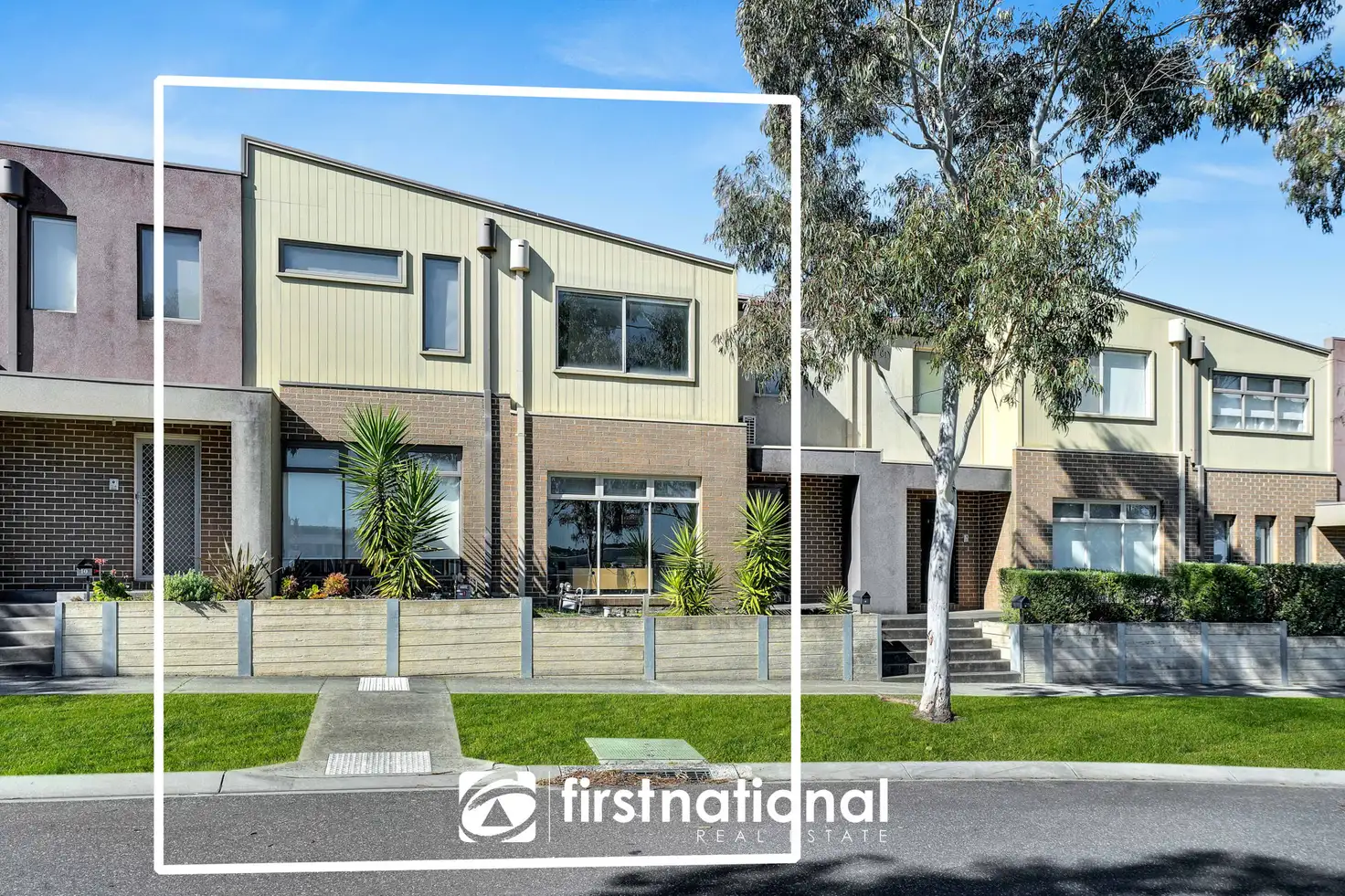 Main view of Homely apartment listing, 8 Adriatic Way, Pakenham VIC 3810