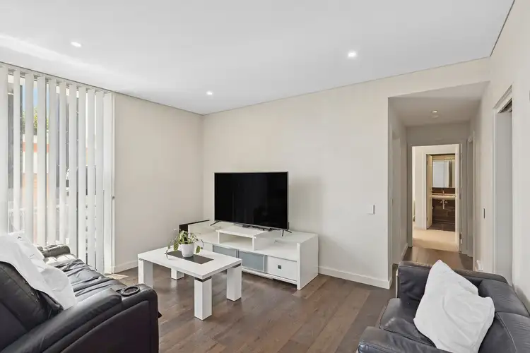 Fourth view of Homely unit listing, 206/7 Lynn Avenue, Point Frederick NSW 2250