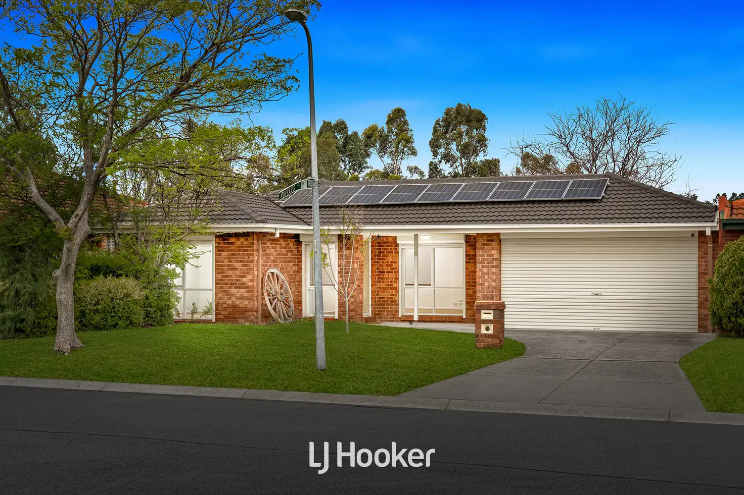 Main view of Homely house listing, 8 Dean Close, Narre Warren South VIC 3805
