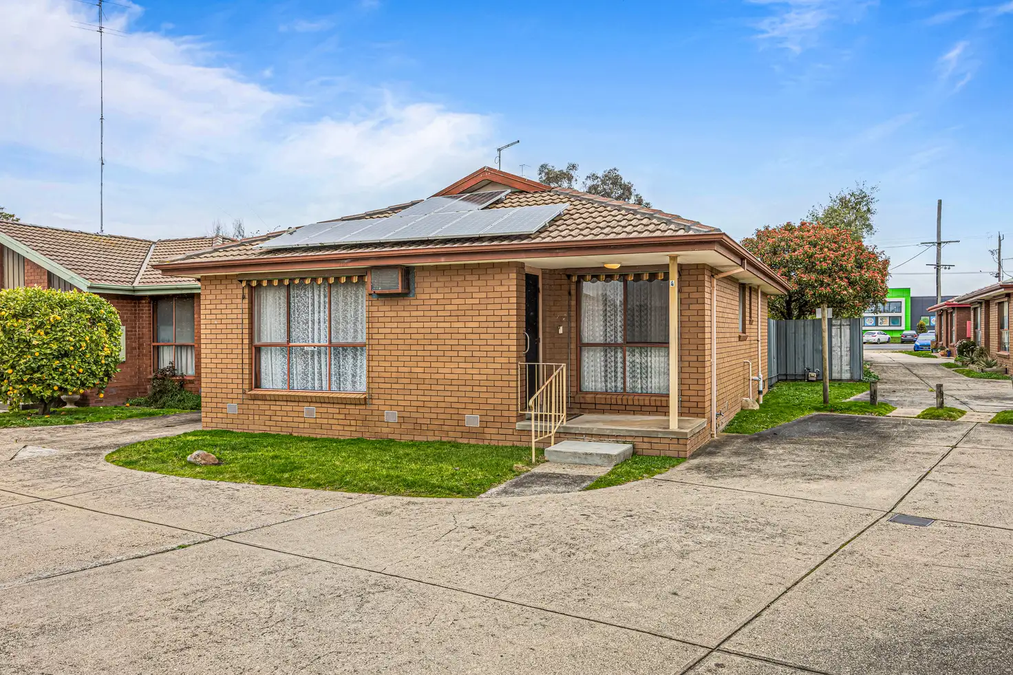Main view of Homely townhouse listing, 4/40 Alexandra Close, Sebastopol VIC 3356