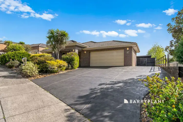 22 Valleyview Grove, Drouin VIC 3818