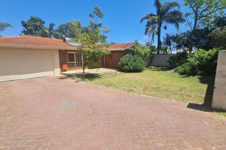 29 Connaught Street, Forrestfield WA 6058