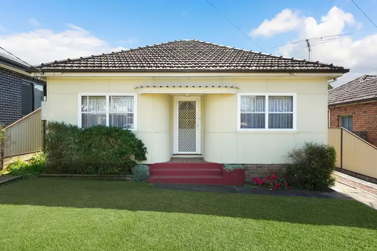 39 Pelman Avenue, Greenacre NSW 2190