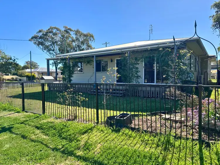122 Pratten Street, Dalby QLD 4405