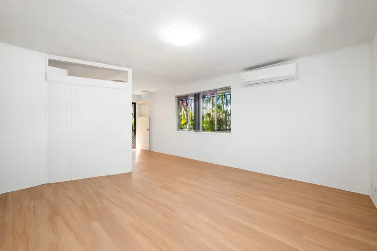 Main view of Homely unit listing, 1/19 Leamington Street, Woolloongabba QLD 4102