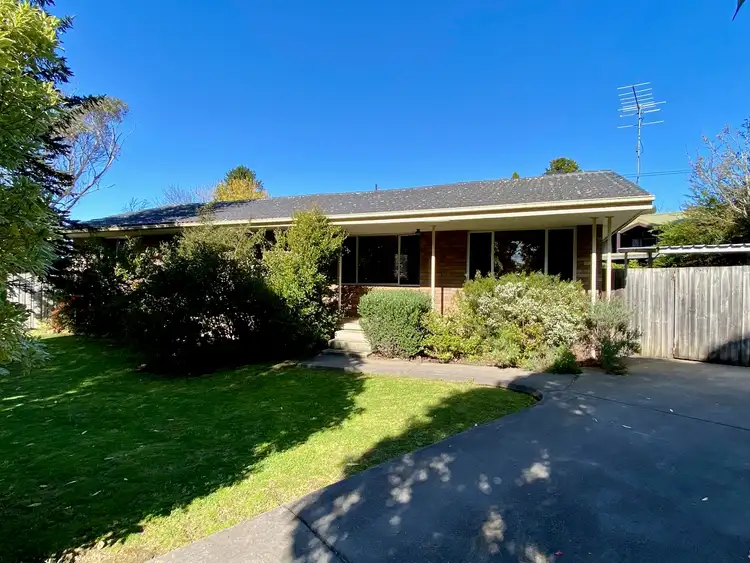 93 Dalrymple Avenue, Wentworth Falls NSW 2782