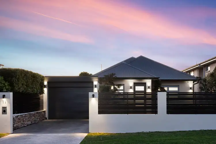 11 Seaview Avenue, Curl Curl NSW 2096