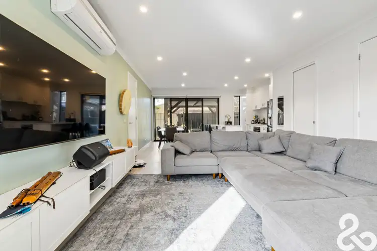Second view of Homely townhouse listing, 13/15 Linoak Avenue, Lalor VIC 3075