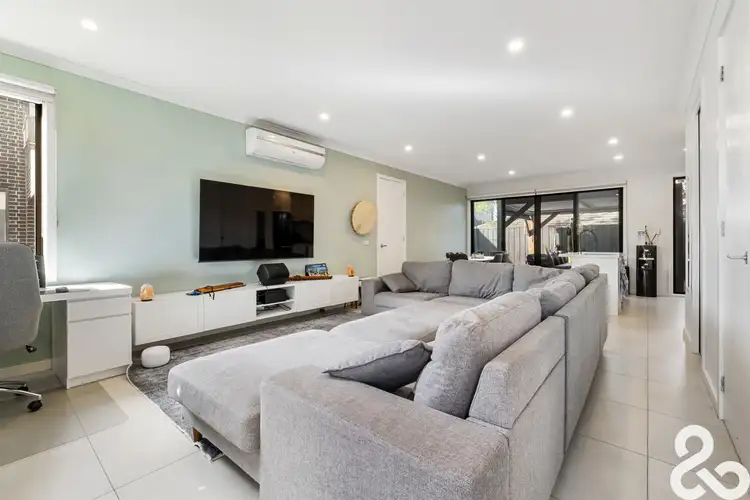 Third view of Homely townhouse listing, 13/15 Linoak Avenue, Lalor VIC 3075
