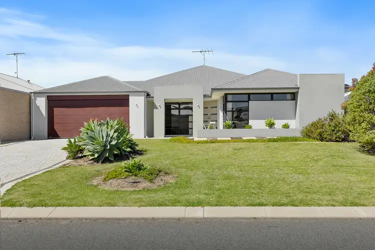 283 Peelwood Parade, Halls Head WA 6210