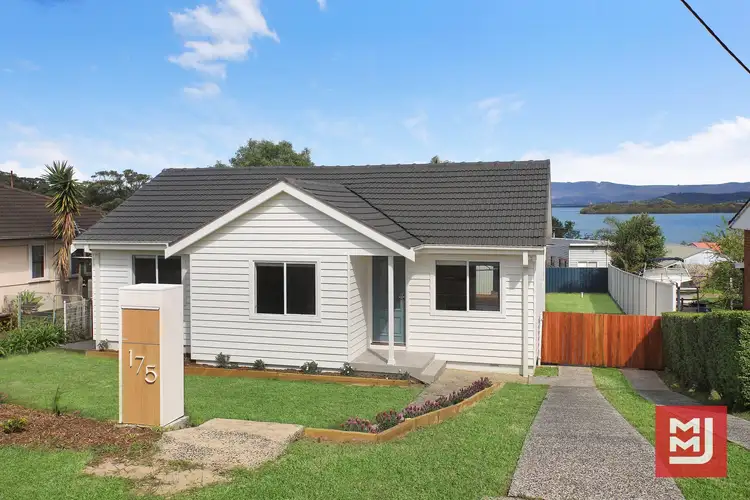 175 Northcliffe Drive, Berkeley NSW 2506