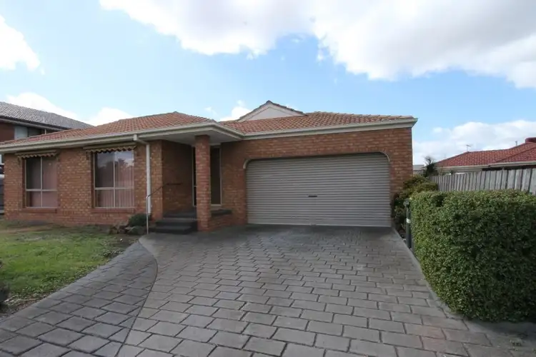 1/2 Belbin Court, Mill Park VIC 3082