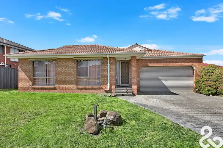 1/2 Belbin Court, Mill Park VIC 3082