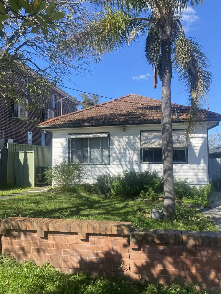 37 Gosling Street, Greenacre NSW 2190