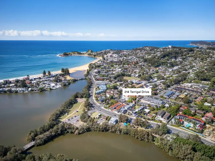 Second view of Homely townhouse listing, 2/214 Terrigal Drive, Terrigal NSW 2260
