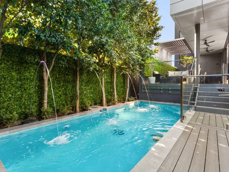 289 The Grand Parade