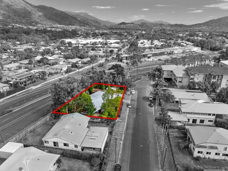 318 Mccoombe Street, Mooroobool QLD 4870