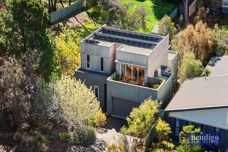10 Wirrana Street, Quarry Hill VIC 3550