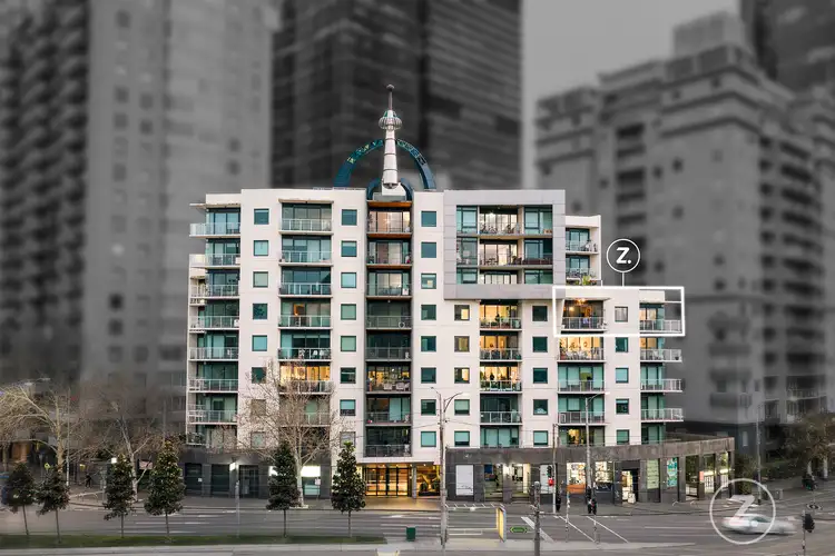 353/299 Spring Street