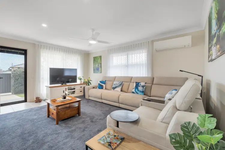 2/100 Bentinck Street