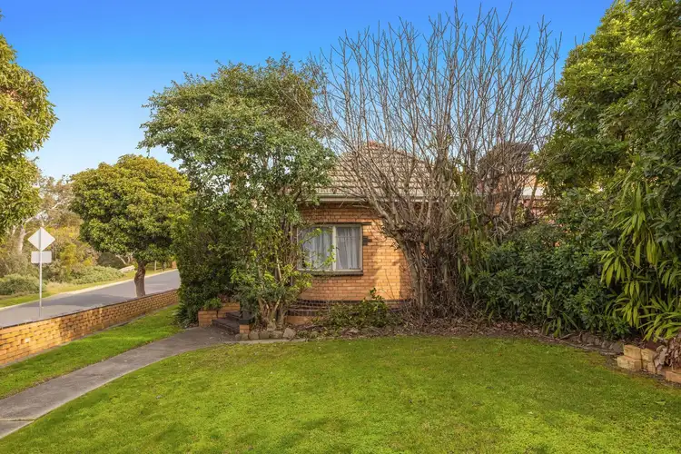 2 Glenbervie Road, Strathmore VIC 3041