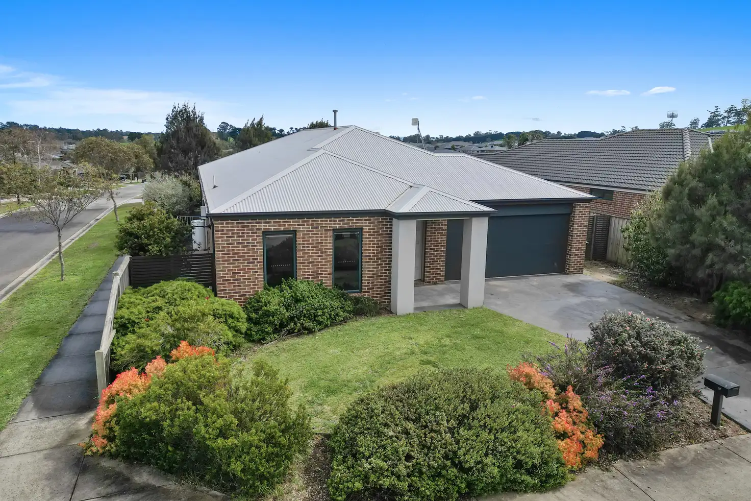Main view of Homely house listing, 19 Sunridge Avenue, Warragul VIC 3820
