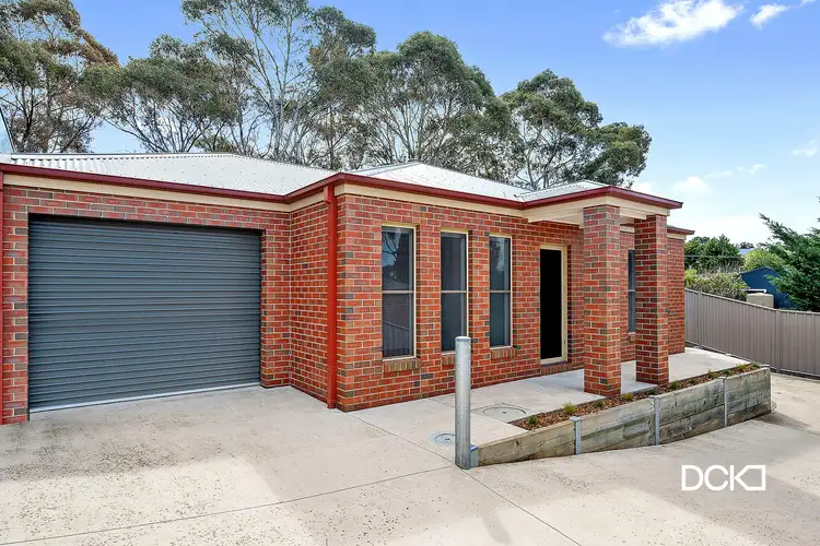 4/72A Chum Street