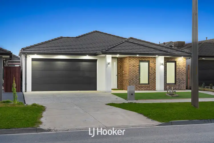31 Smiths Lane, Clyde North VIC 3978