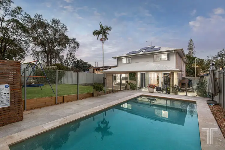 48 Pareena Crescent, Mansfield QLD 4122