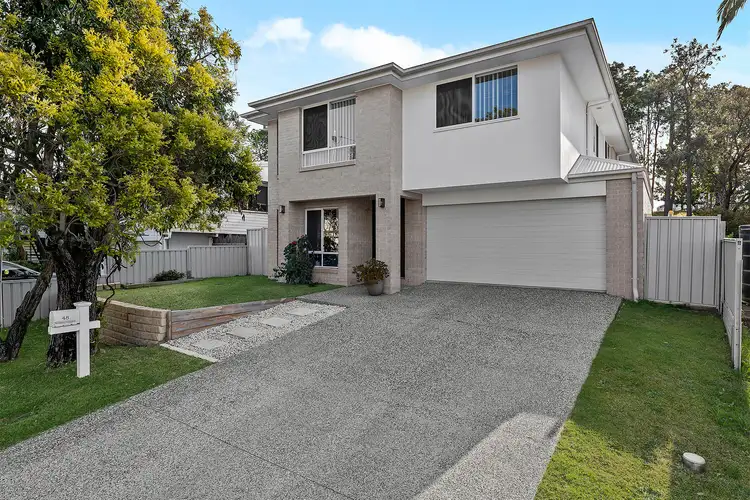 48 Pareena Crescent, Mansfield QLD 4122